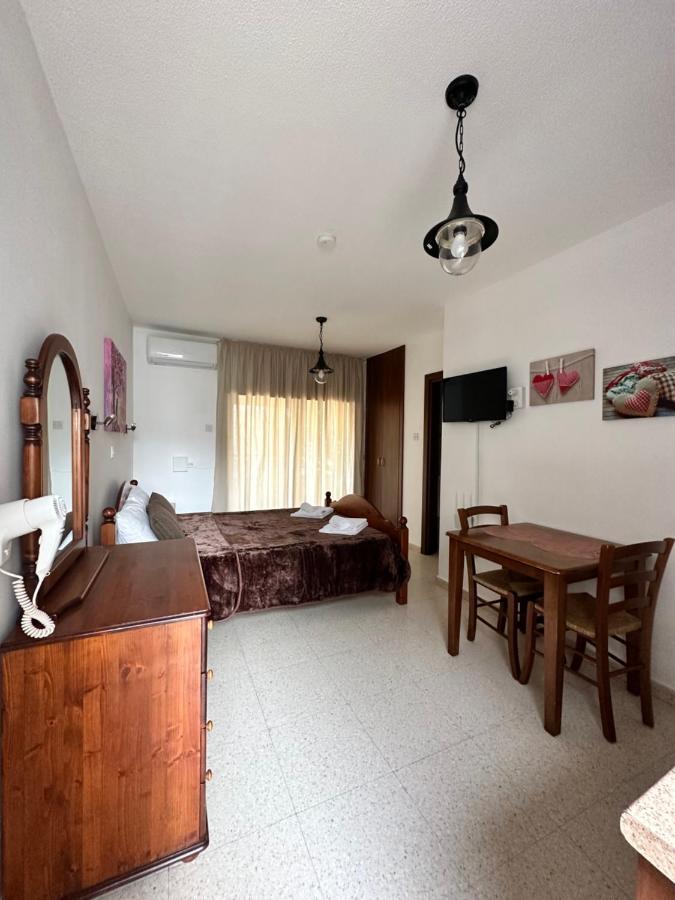 Estia Vasilis Manoli Apartment Ayia Napa Bagian luar foto