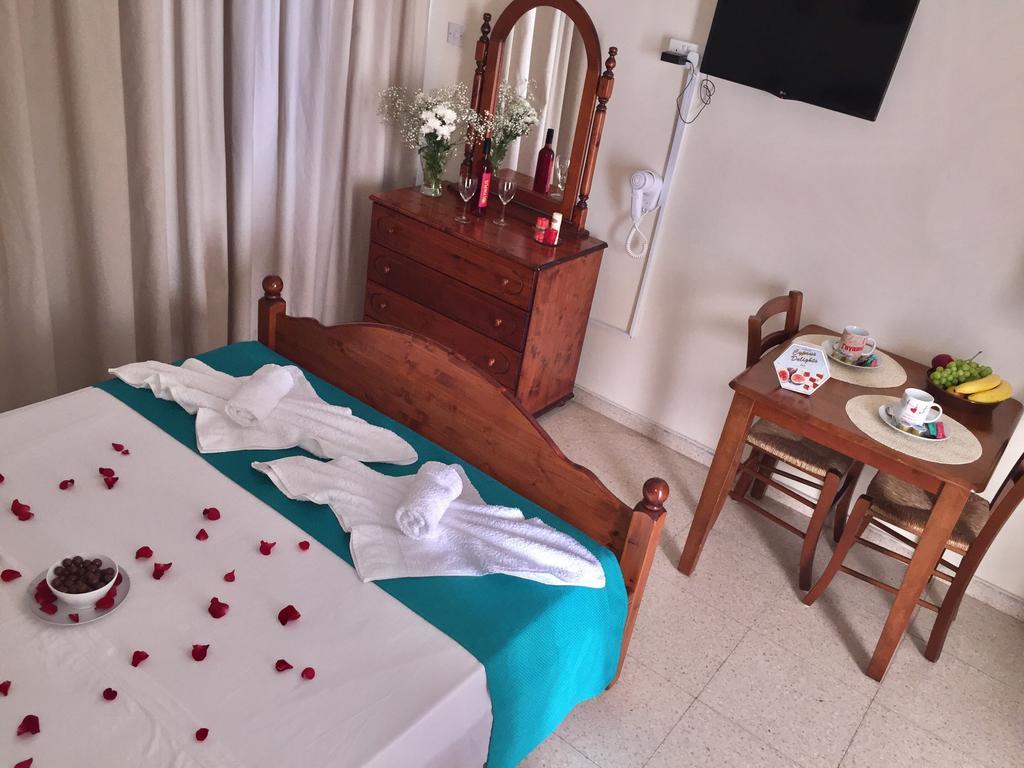 Estia Vasilis Manoli Apartment Ayia Napa Bagian luar foto
